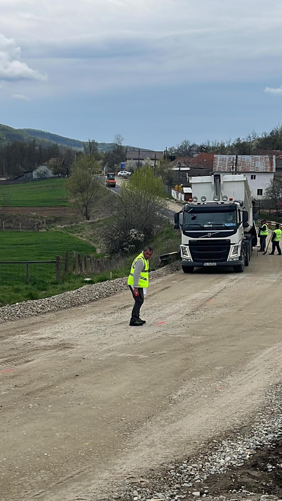 Coordonare trafic pe șantier — drum județean, jud. Vâlcea